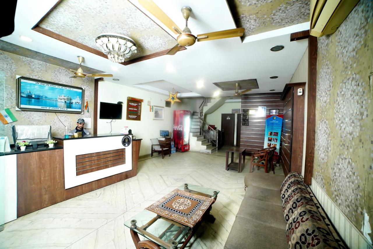 Hotel Holiday Comfort אמריצר מראה חיצוני תמונה