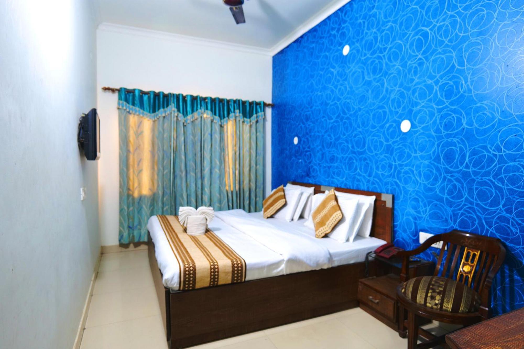 Hotel Holiday Comfort אמריצר מראה חיצוני תמונה