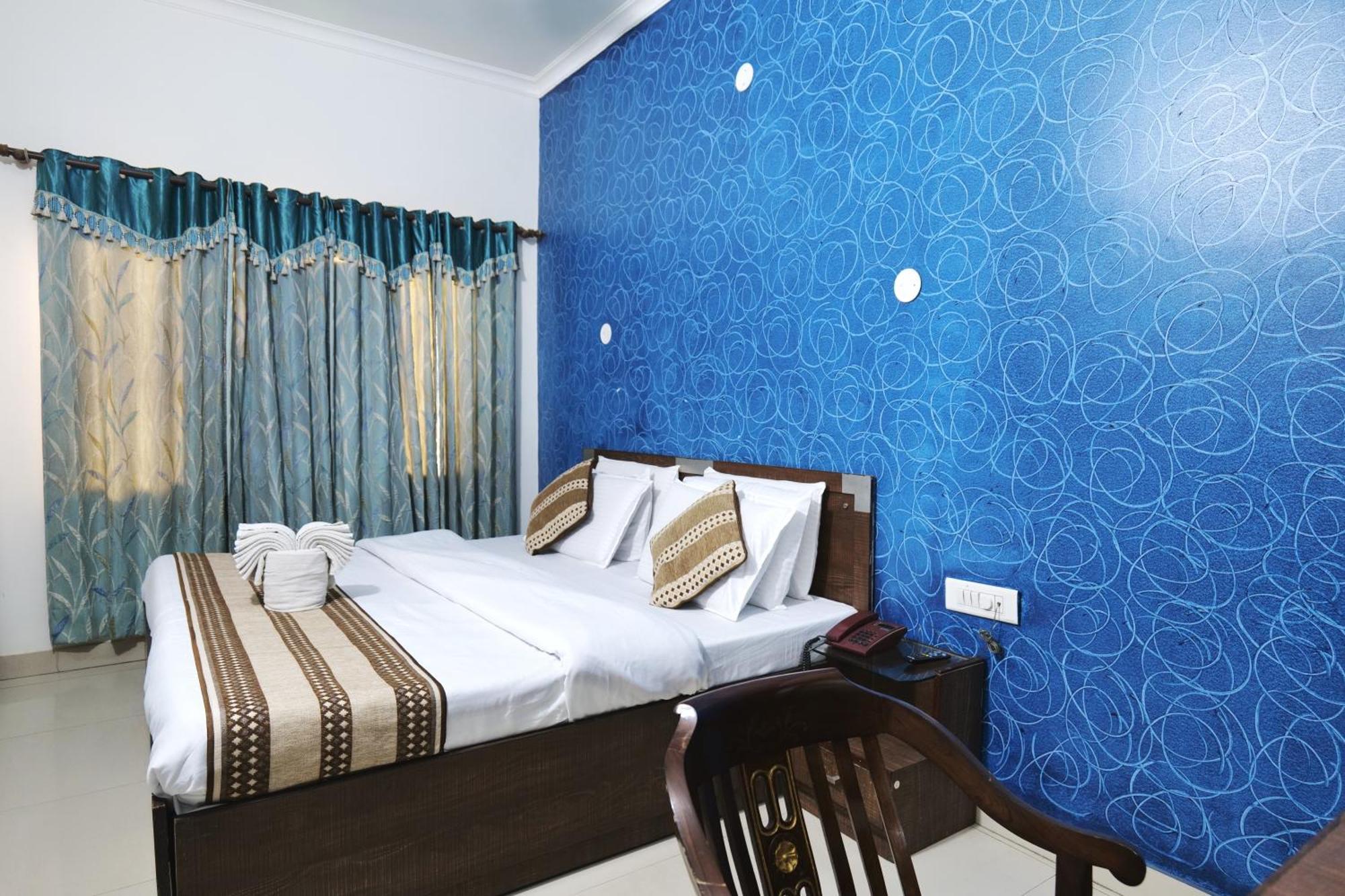 Hotel Holiday Comfort אמריצר מראה חיצוני תמונה
