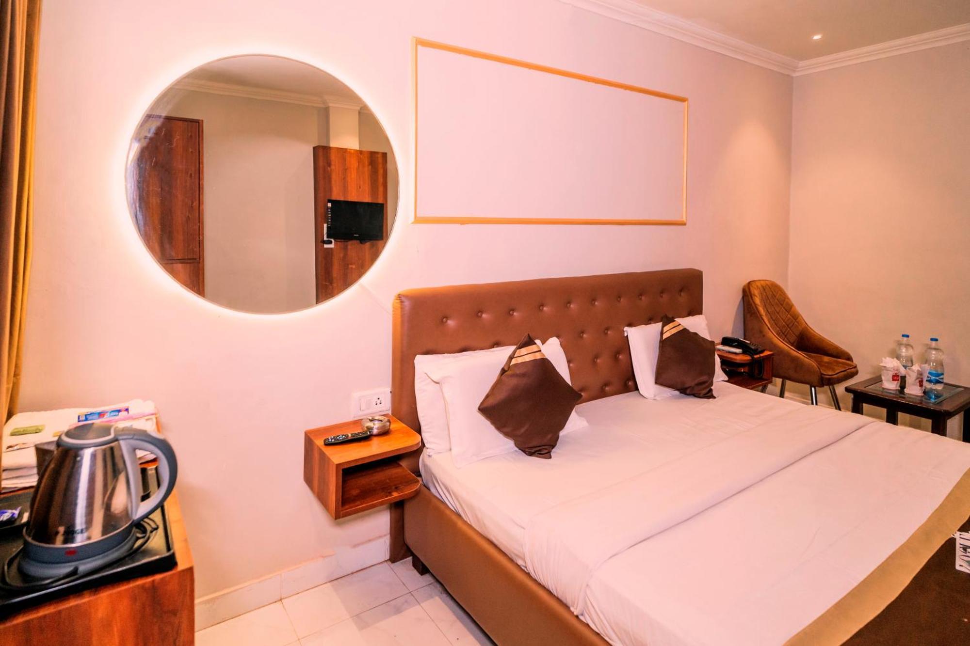 Hotel Holiday Comfort אמריצר מראה חיצוני תמונה