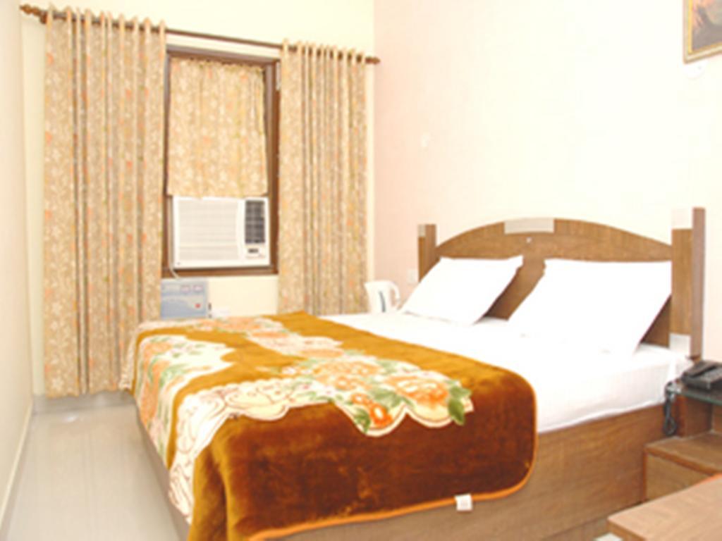 Hotel Holiday Comfort אמריצר מראה חיצוני תמונה